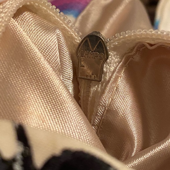 Chanel Graffiti Basket Ivory Canvas Logo bag🖤 - Picture 9 of 12